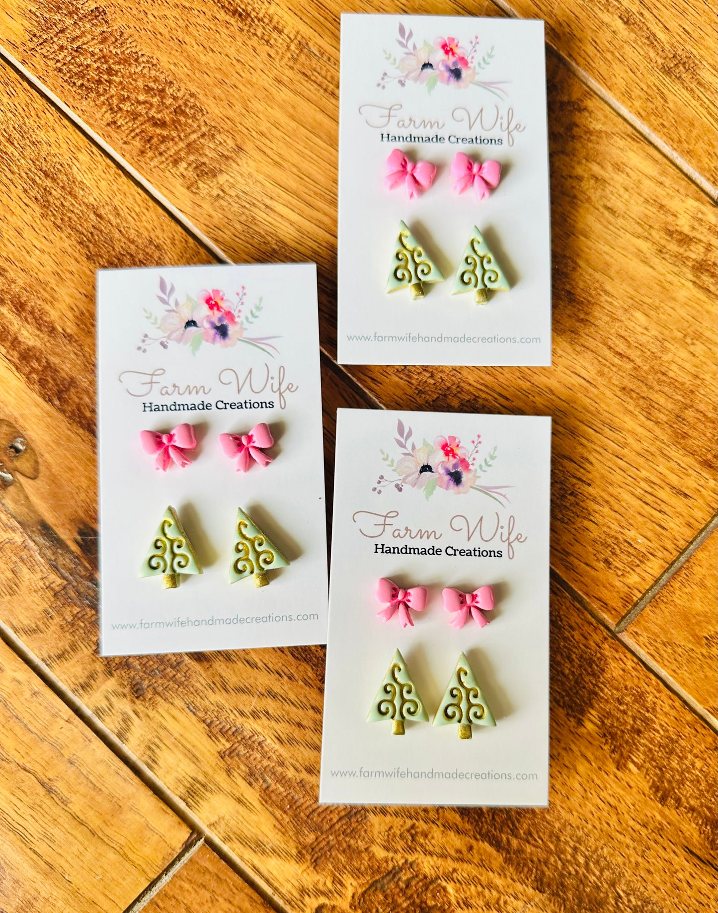 Pink bow and vintage tree stud pack