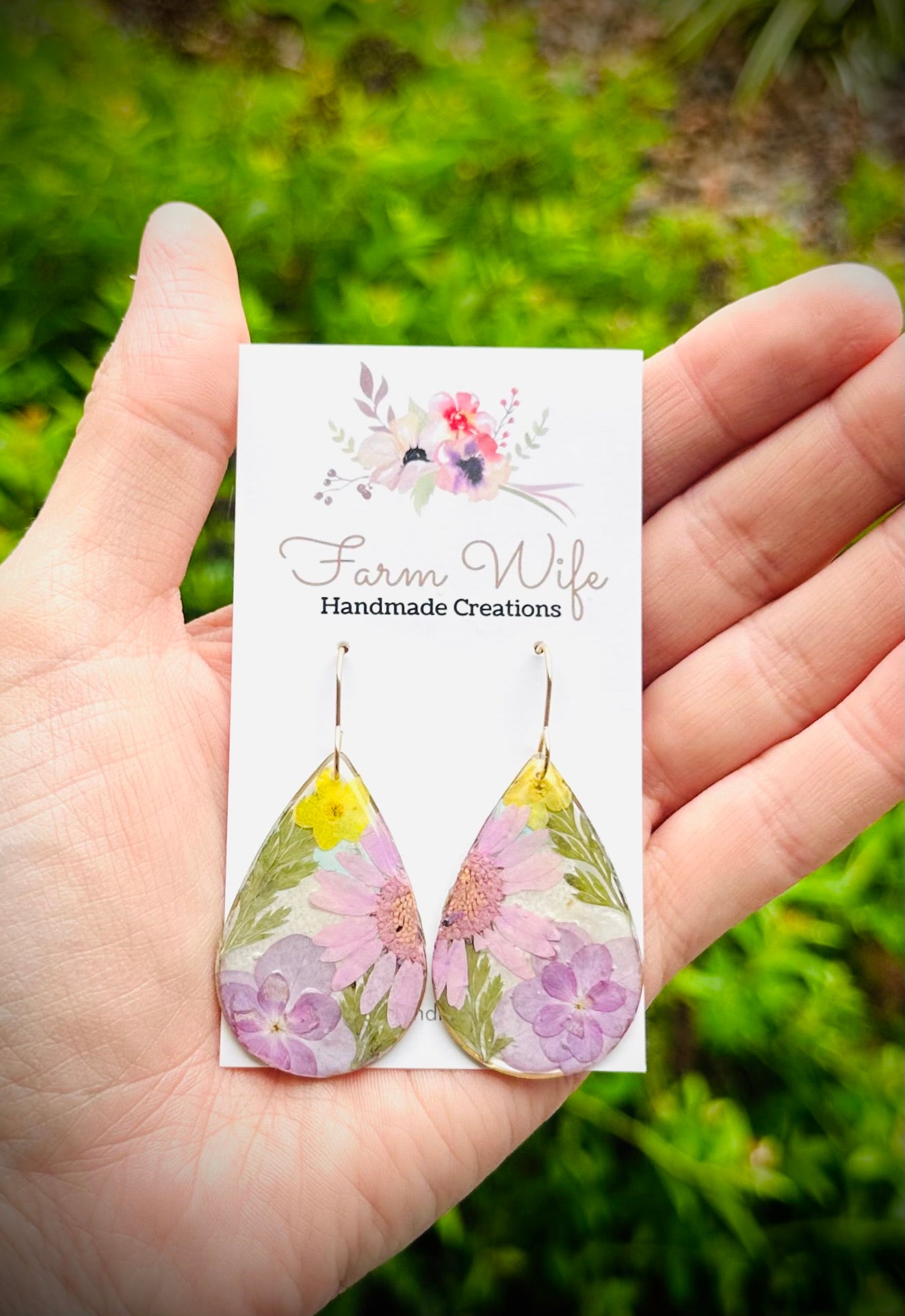 Mixed floral teardrop