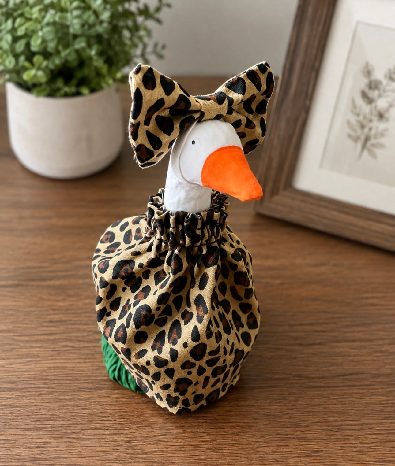 Desk goose leopard print outfit